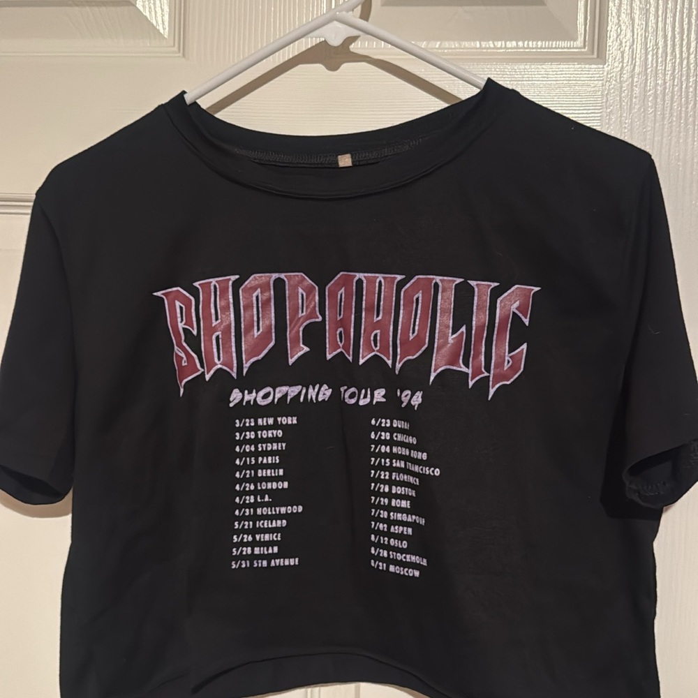 Black "Shopaholic" Graphic Cropped Tee